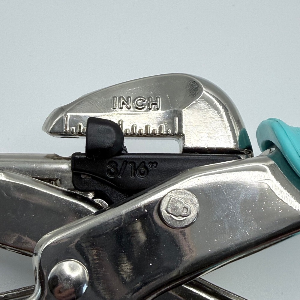 We R Memory Keepers Crop-A-Dile Hole Punch and Eyelet Setter Teal Handle - Picture 4 of 8